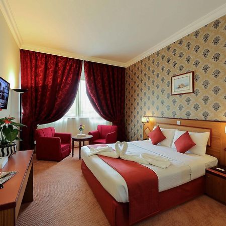 จอนราดโฮเต็ล Hotel ดูไบ ภายนอก รูปภาพ