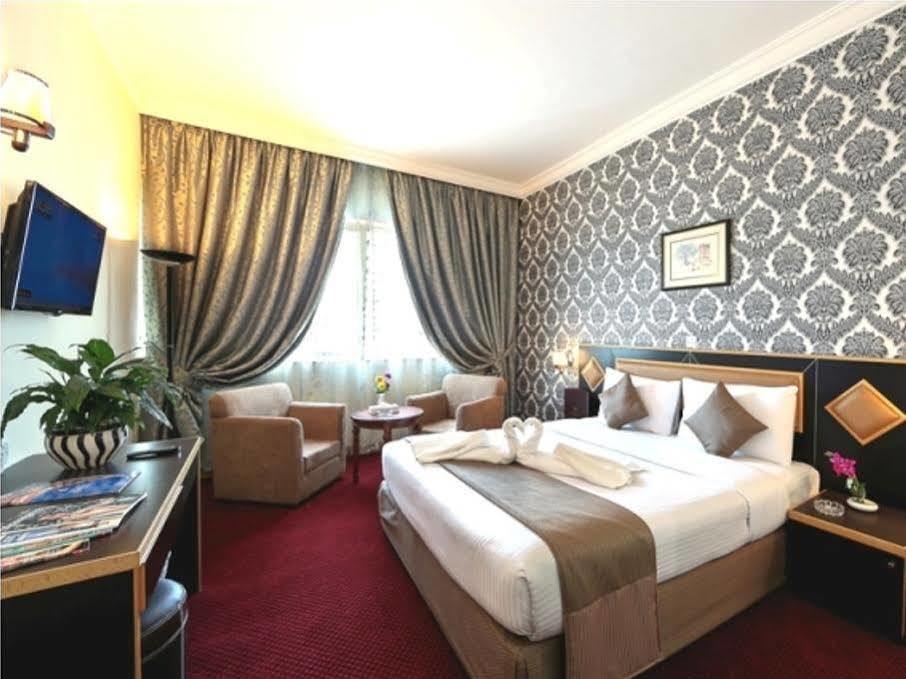 จอนราดโฮเต็ล Hotel ดูไบ ภายนอก รูปภาพ
