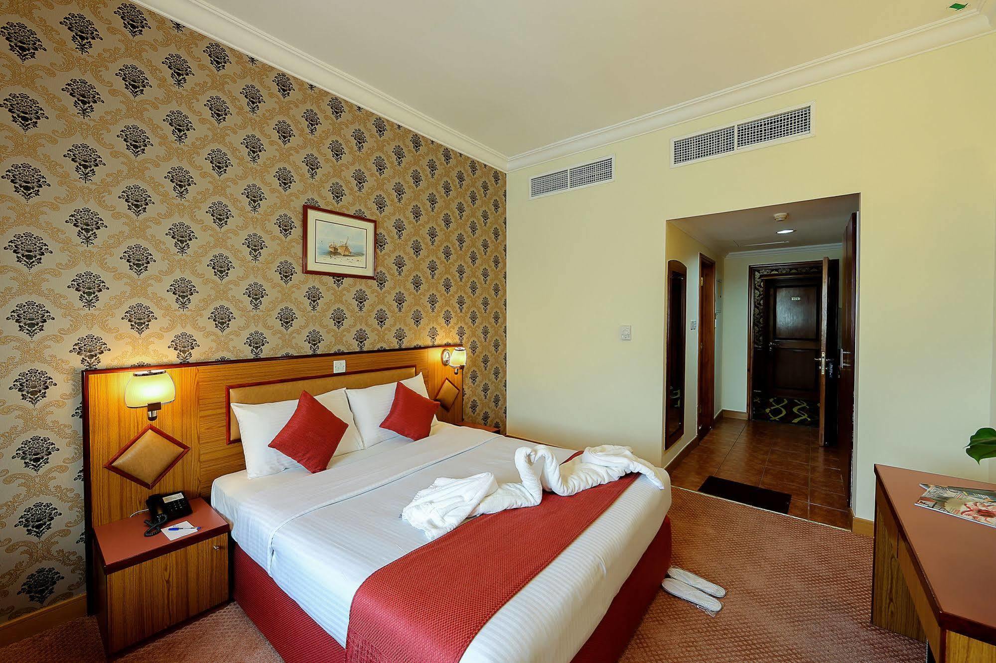 จอนราดโฮเต็ล Hotel ดูไบ ภายนอก รูปภาพ