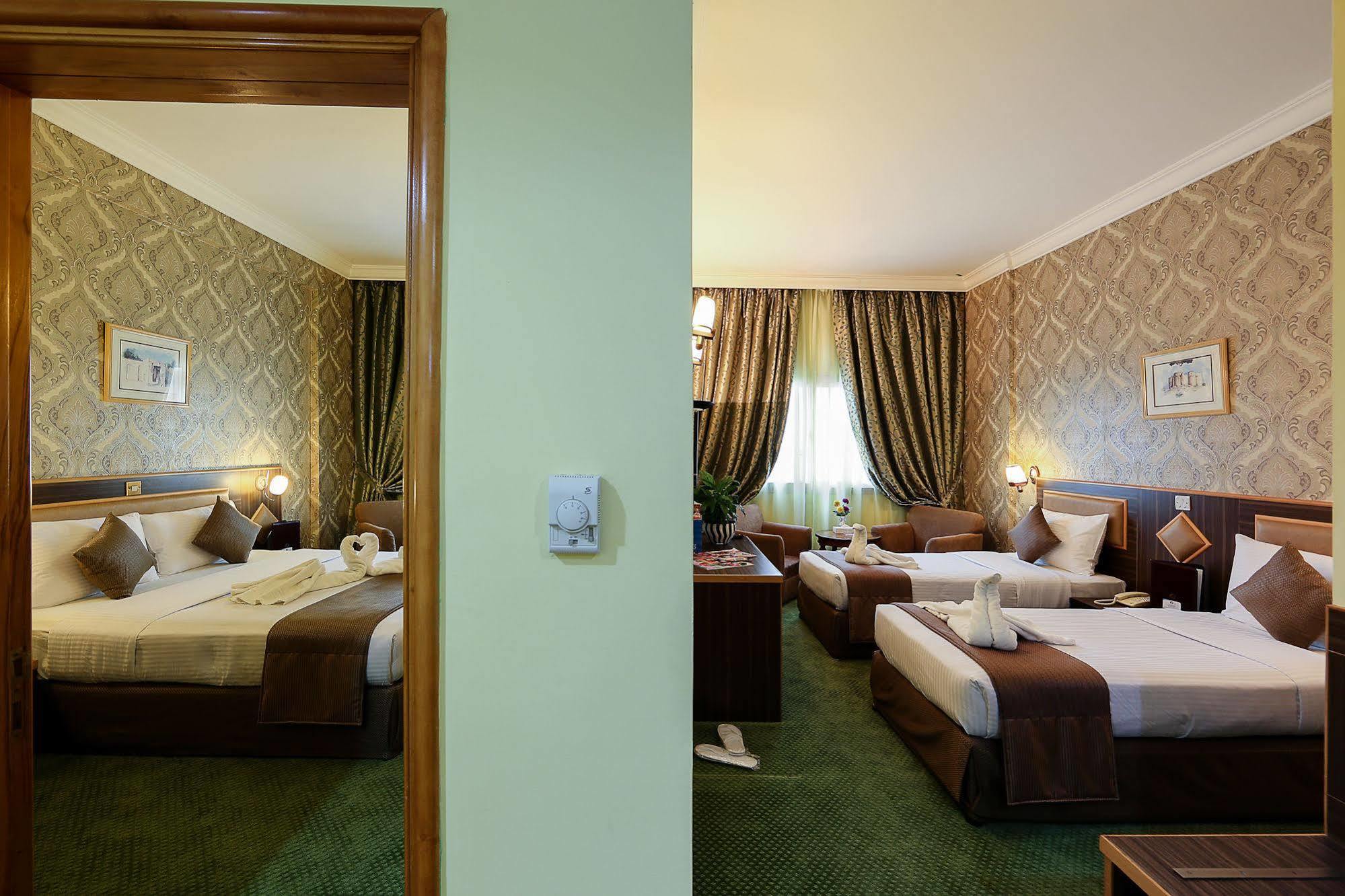 จอนราดโฮเต็ล Hotel ดูไบ ภายนอก รูปภาพ