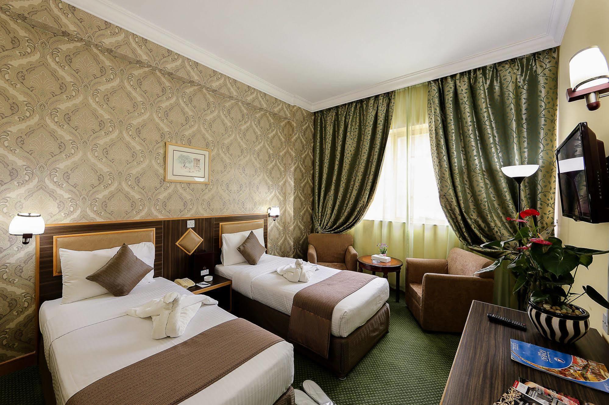 จอนราดโฮเต็ล Hotel ดูไบ ภายนอก รูปภาพ