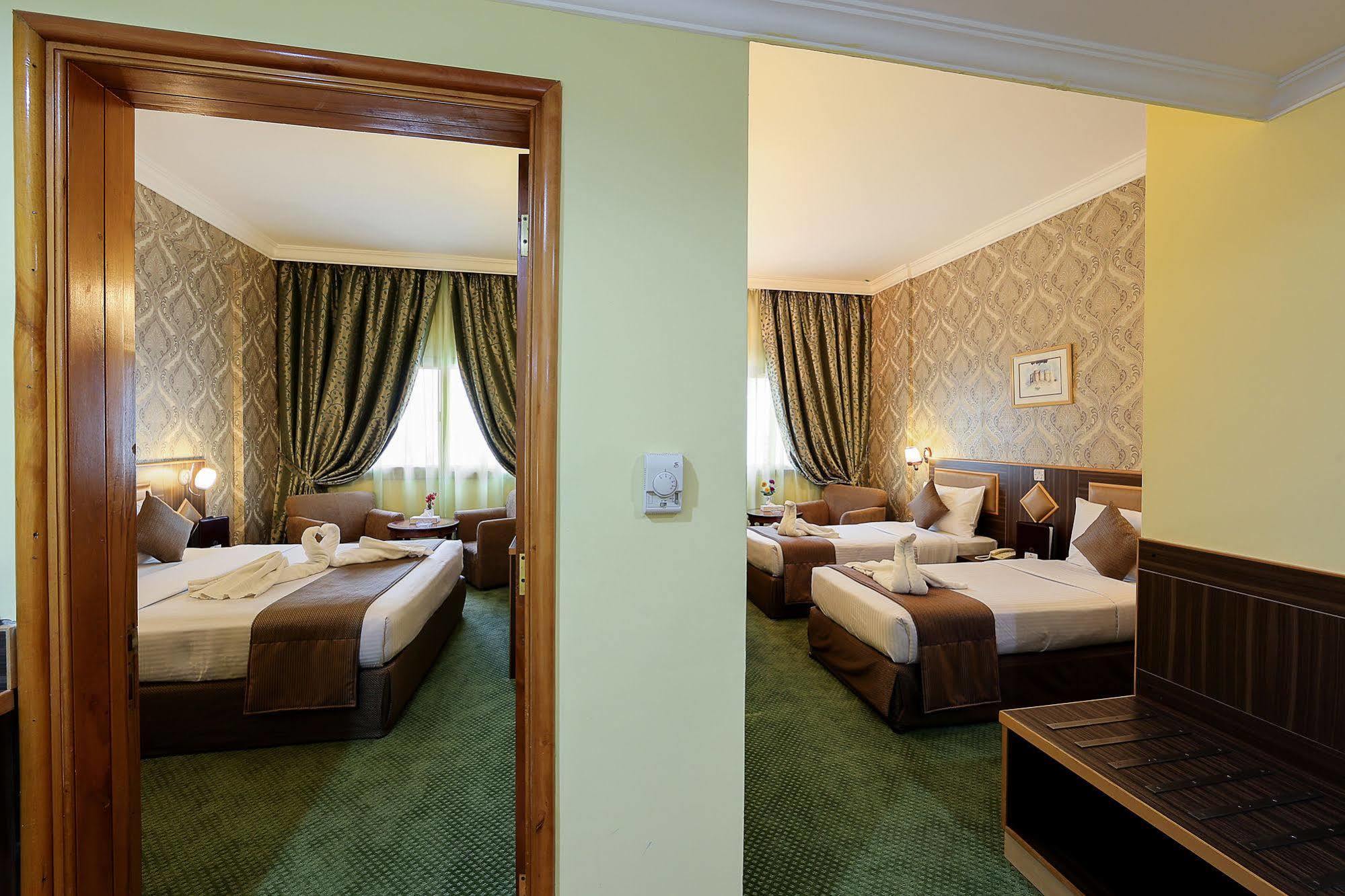 จอนราดโฮเต็ล Hotel ดูไบ ภายนอก รูปภาพ